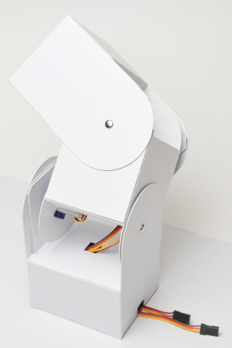 紙工作ロボットアーム